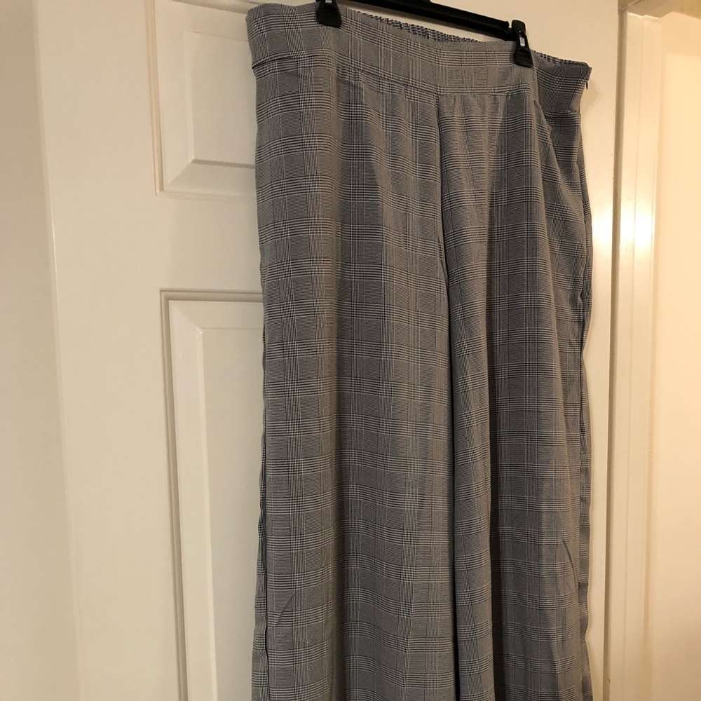 NWT COC brand black/White print pants size 2x